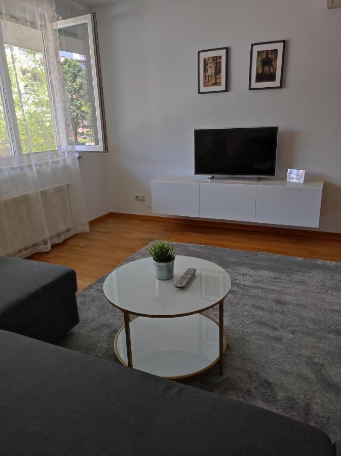 Apartments Dora Загреб Экстерьер фото
