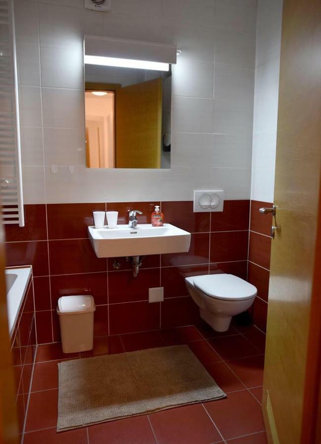 Apartments Dora Загреб Экстерьер фото